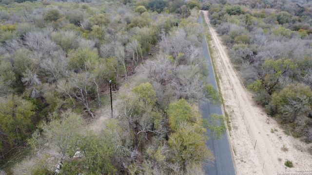 686 County Road 545, Hondo, TX 78861