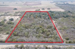 686 County Road 545, Hondo, TX 78861