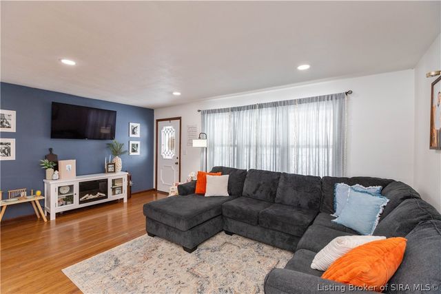 5721 S County Road 550 E, Crothersville, IN 47229