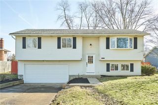 1661 Devonshire Drive, Brunswick, OH 44212