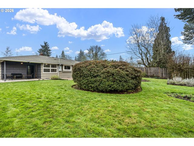 1193 RIO GLEN Dr, Eugene, OR 97401