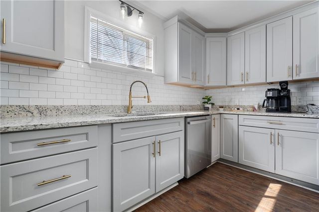 54 Bishop S Lane, Mobile, AL 36608