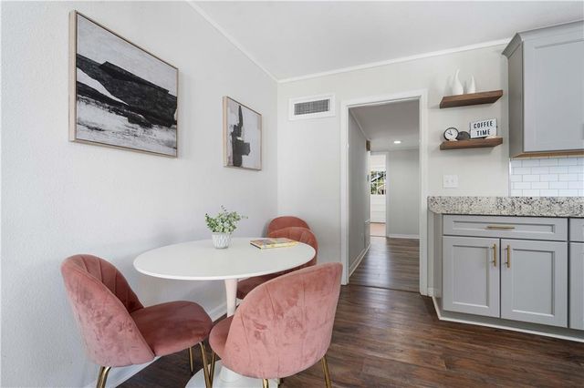 54 Bishop S Lane, Mobile, AL 36608