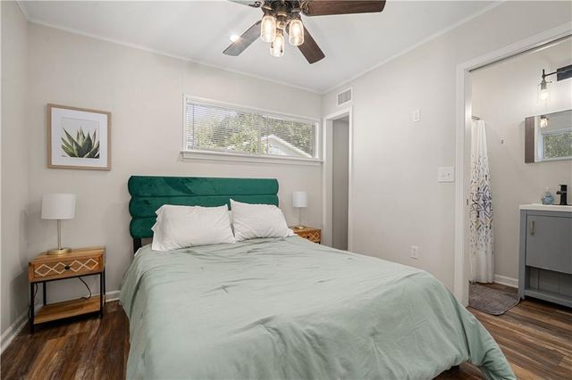 54 Bishop S Lane, Mobile, AL 36608