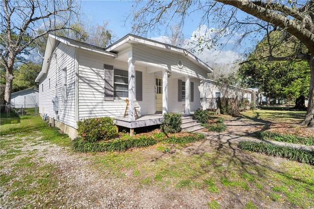 54 Bishop S Lane, Mobile, AL 36608