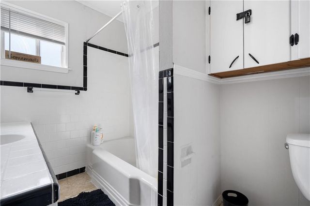 54 Bishop S Lane, Mobile, AL 36608