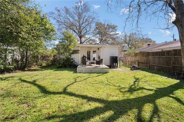 54 Bishop S Lane, Mobile, AL 36608