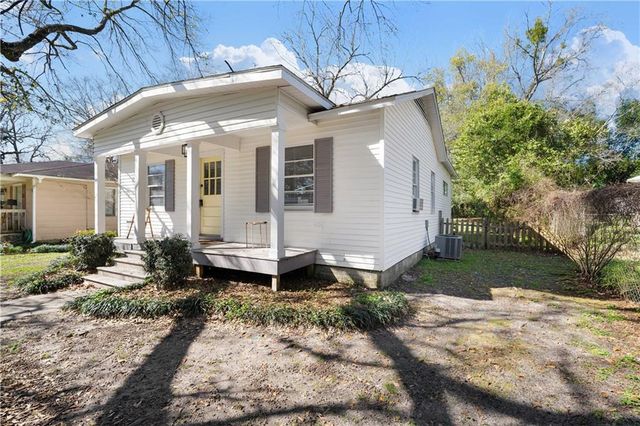 54 Bishop S Lane, Mobile, AL 36608
