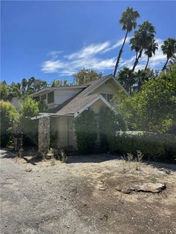 2284 Holly Drive, Los Angeles, CA 90068