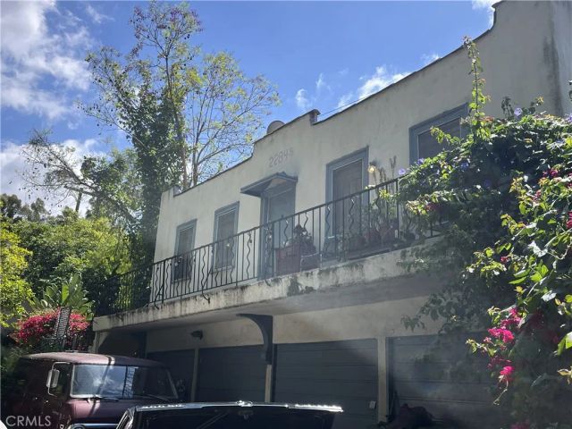 2284 Holly Drive, Los Angeles, CA 90068