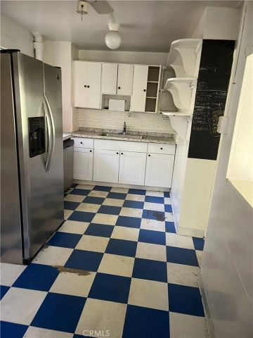 2284 Holly Drive, Los Angeles, CA 90068