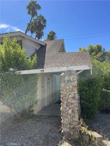 2284 Holly Drive, Los Angeles, CA 90068