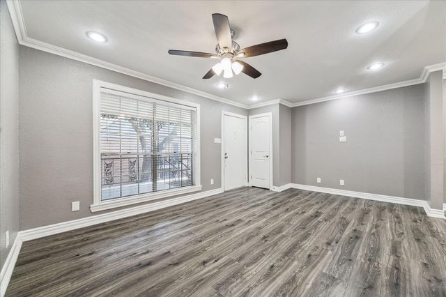 11550 Chimney Rock Road 321, Houston, TX 77035