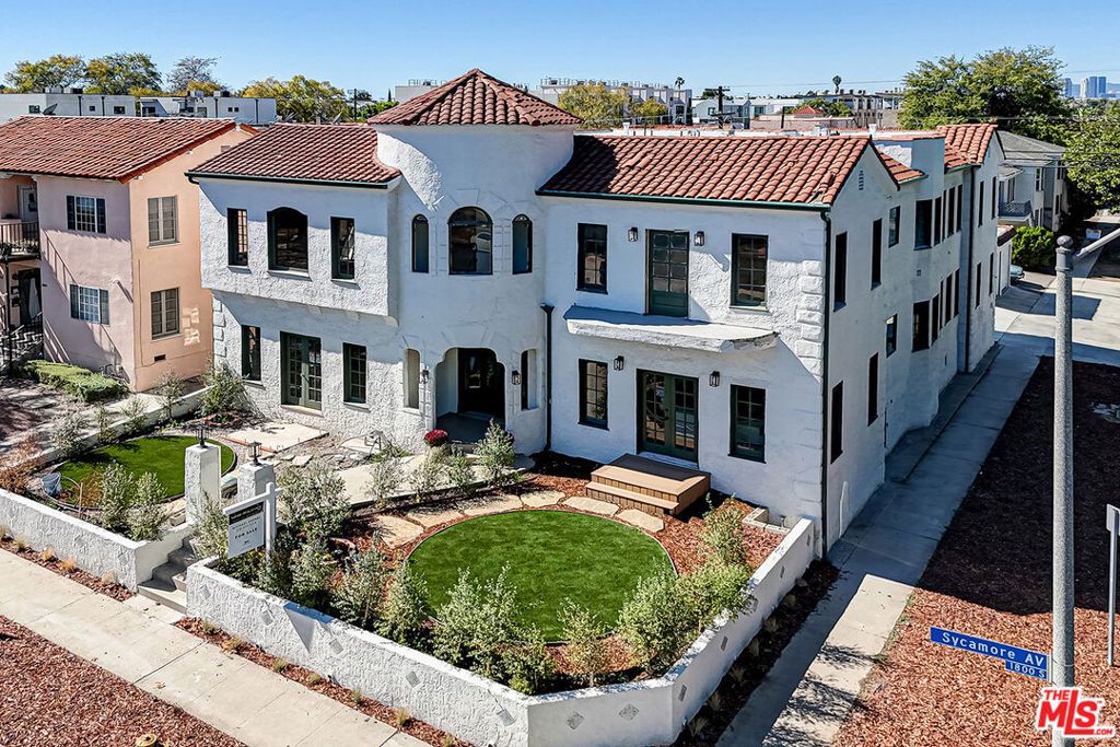 Image 4 of property listing at 1801 1/2 S Sycamore Avenue, Los Angeles, CA 90019