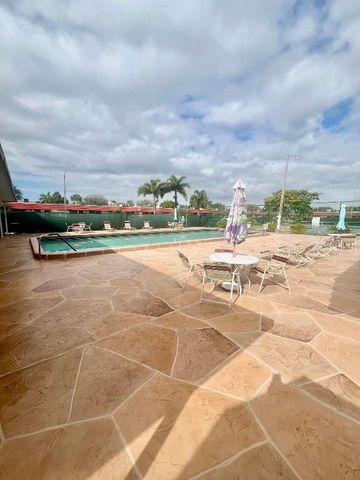 5800 Fernley Drive W 3, Greenacres, FL 33415