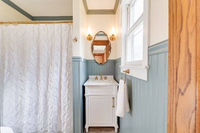 226 Notre Dame St, Westfield, MA 01085