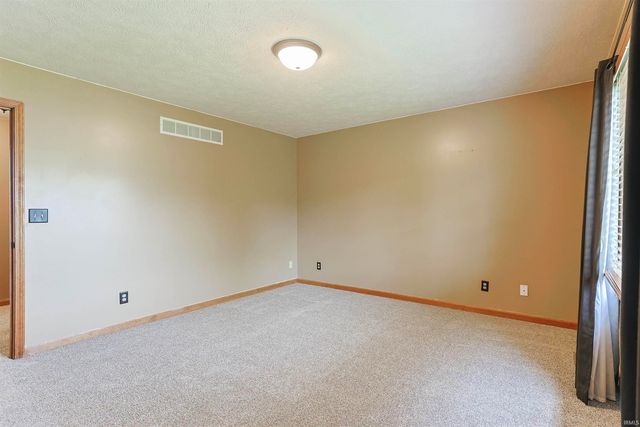 50820 Stonebridge Drive, Granger, IN 46530