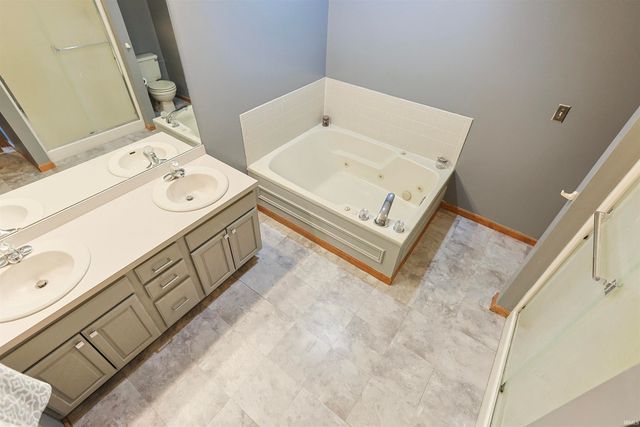 50820 Stonebridge Drive, Granger, IN 46530