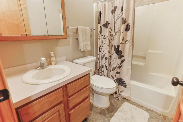 50820 Stonebridge Drive, Granger, IN 46530