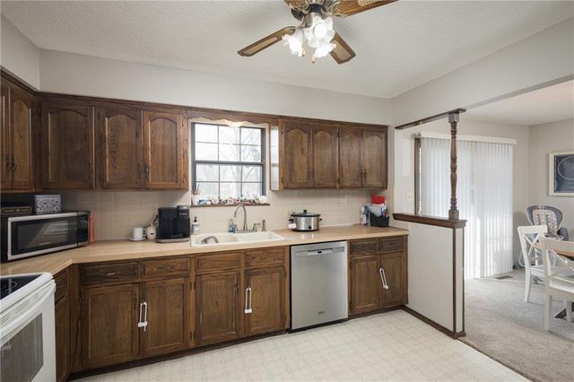 17317 E 50th Terrace Court S, Independence, MO 64055