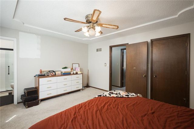 17317 E 50th Terrace Court S, Independence, MO 64055