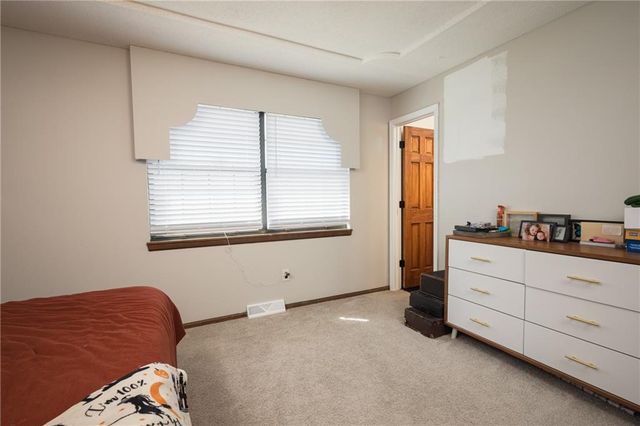 17317 E 50th Terrace Court S, Independence, MO 64055