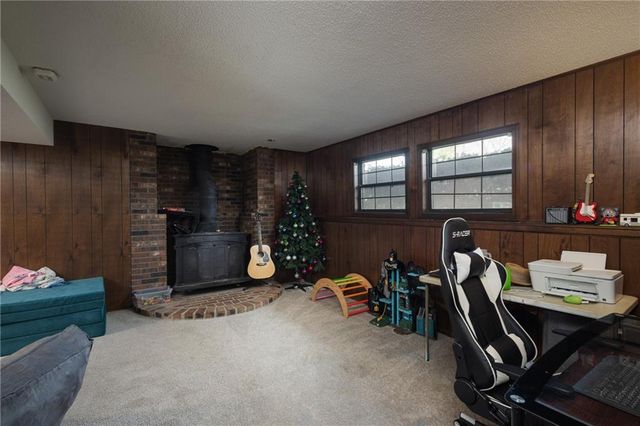17317 E 50th Terrace Court S, Independence, MO 64055
