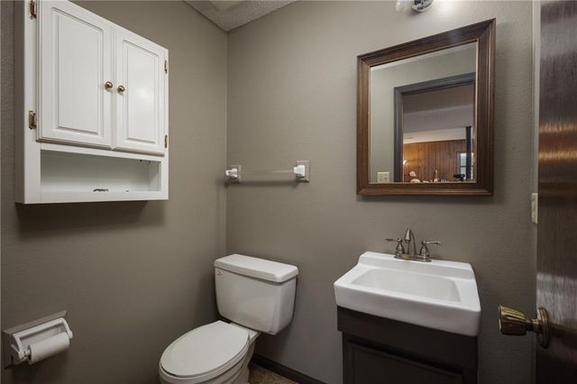 17317 E 50th Terrace Court S, Independence, MO 64055