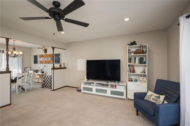 17317 E 50th Terrace Court S, Independence, MO 64055