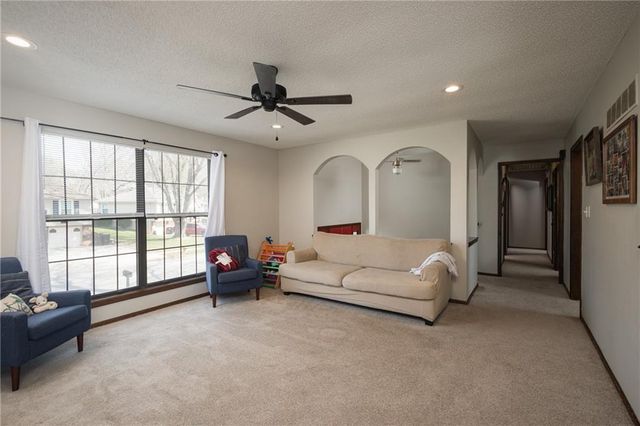 17317 E 50th Terrace Court S, Independence, MO 64055