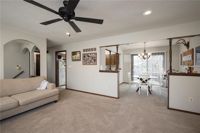 17317 E 50th Terrace Court S, Independence, MO 64055