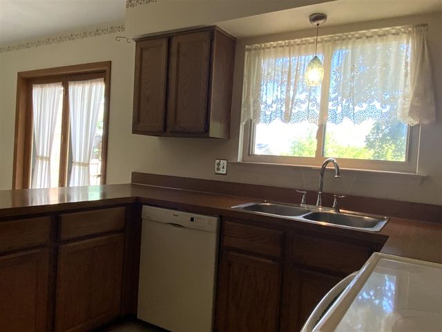 359 Old Creek Drive, Saline, MI 48176