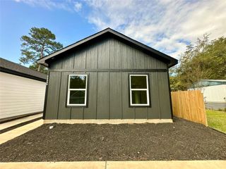 11559 Persimmon Street, Willis, TX 77318