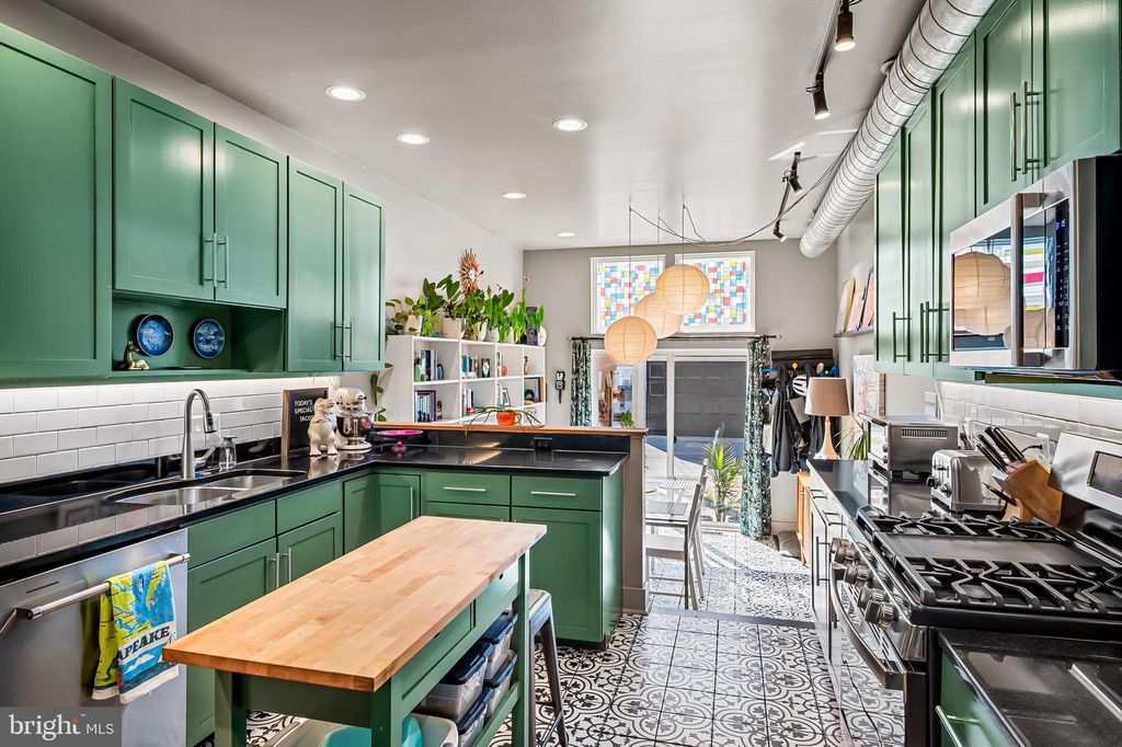 Image 10 of property listing at 1240 RIVERSIDE AVE, Baltimore, MD 21230