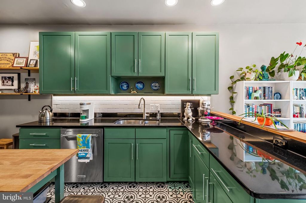 Image 11 of property listing at 1240 RIVERSIDE AVE, Baltimore, MD 21230