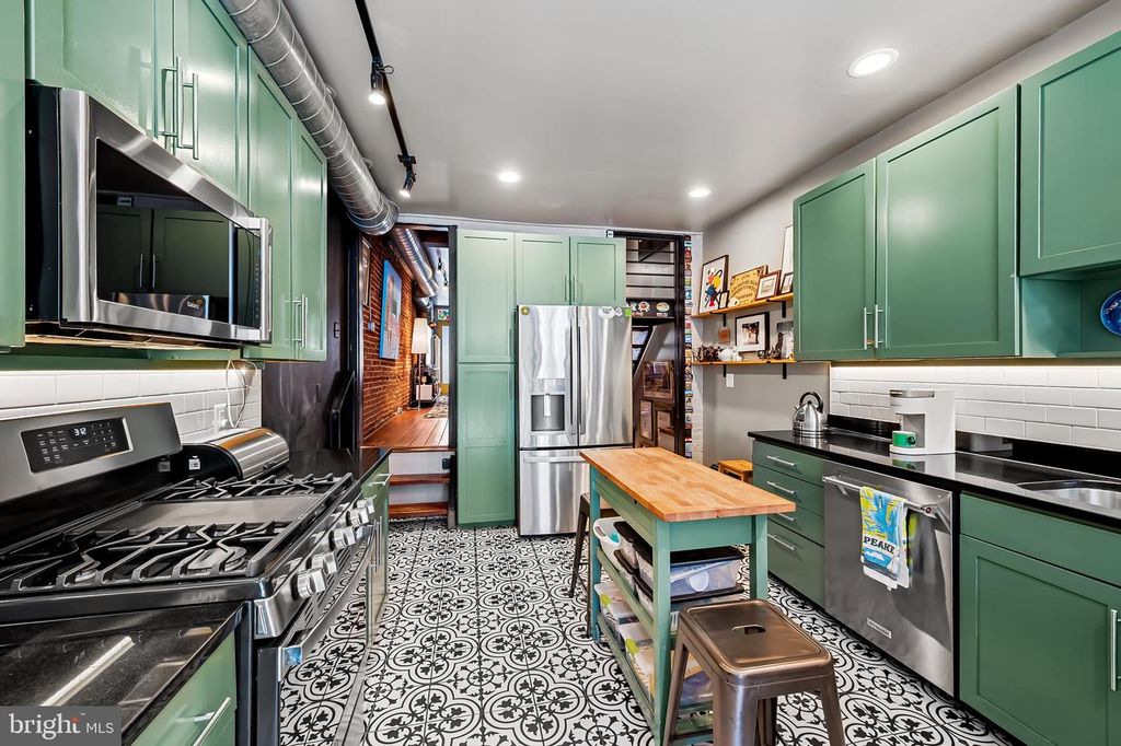 Image 9 of property listing at 1240 RIVERSIDE AVE, Baltimore, MD 21230