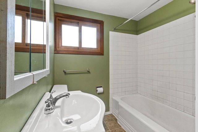 825 TOMMARK STREET, Green Bay, WI 54304