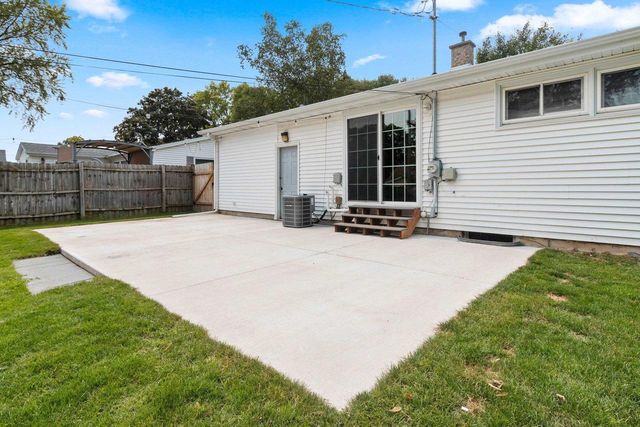 825 TOMMARK STREET, Green Bay, WI 54304