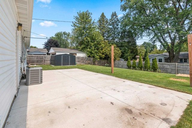 825 TOMMARK STREET, Green Bay, WI 54304