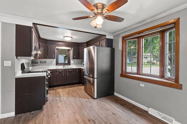 825 TOMMARK STREET, Green Bay, WI 54304