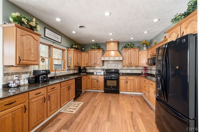 29 Meadowbrook Lane, Hastings, NY 13036