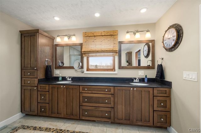 29 Meadowbrook Lane, Hastings, NY 13036