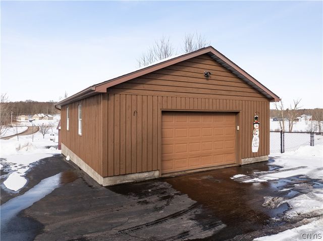 29 Meadowbrook Lane, Hastings, NY 13036