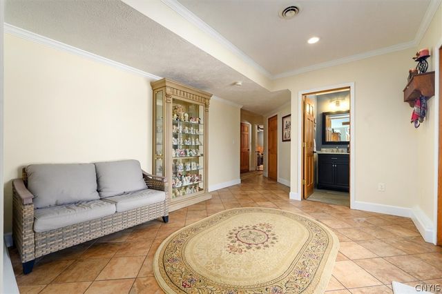 29 Meadowbrook Lane, Hastings, NY 13036