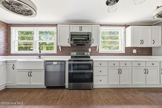 992 Valley River Avenue, Murphy, NC 28906