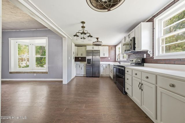 992 Valley River Avenue, Murphy, NC 28906