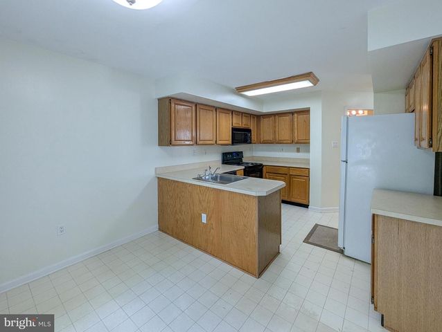 7102 UNION CT, North Wales, PA 19454