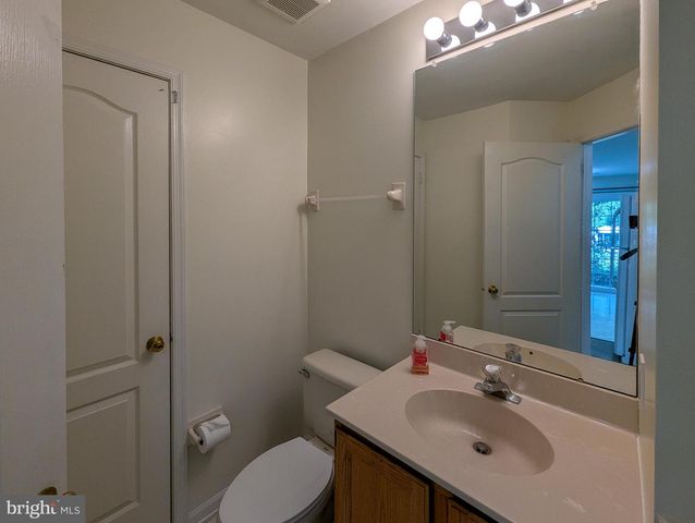7102 UNION CT, North Wales, PA 19454