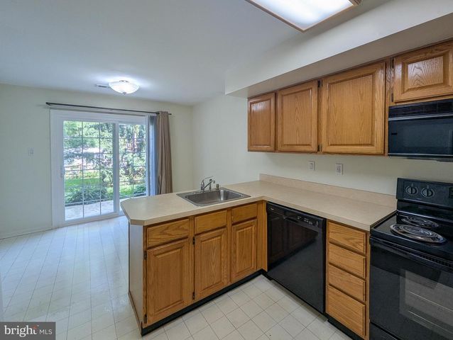 7102 UNION CT, North Wales, PA 19454