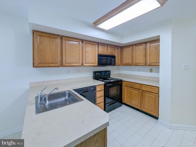 7102 UNION CT, North Wales, PA 19454